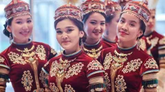 Национальная одежда не архаичная, она классная, стильная, удобная, и ею стоит гордиться
