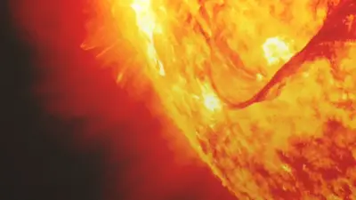 Солнце периодически переворачивается. Его нынешний южный полюс сфотографировали впервые