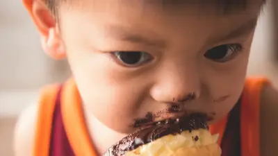 Самые опасные продукты сезона детских отравлений назвали врачи