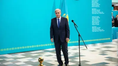 Думаю, президент уже устал. Потому что по любому поводу и без вынужден оглашать своё мнение