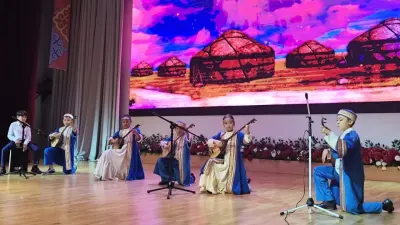 С домброй в руках и мелодией в сердце. В Казахстане отмечают День домбры