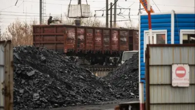 Тысячи отечественных полувагонов простаивают, а иностранный подвижной состав работает