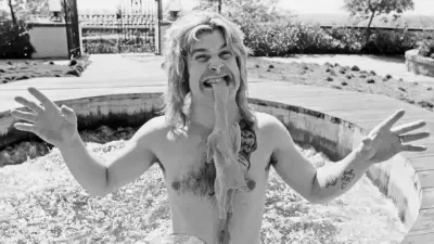 Про Оззи Осборна говорили, что он откусил голову живой летучей мыши. Что же случилось на самом деле?