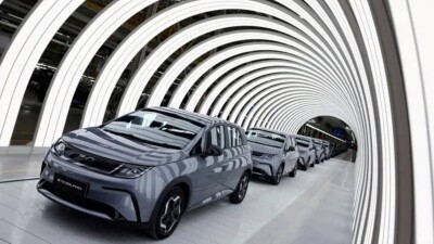 Евросоюз начинает крупнейшую торговую войну с Китаем из-за электромобилей. Как ответит Пекин?