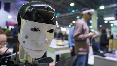 Для чего придуман робот-пёс и чем занимаются подводные дроны