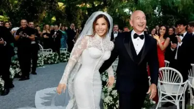 Звёзды и протестующие на свадьбе Джеффа Безоса в Венеции: фотогалерея