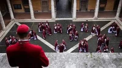 Большой секрет конклава: чем кормят кардиналов, выбирающих нового папу