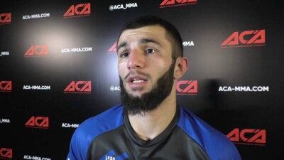 Бойцы ММА устроили драку в прямом эфире