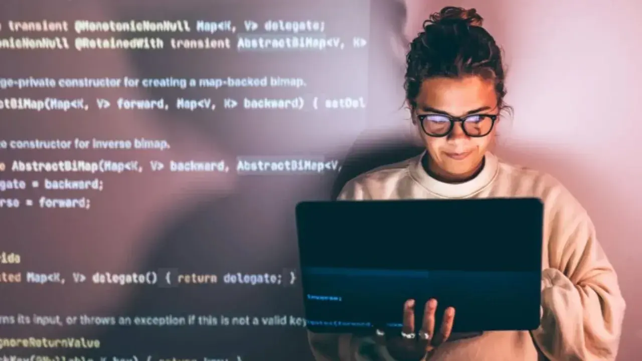 Словарь Collins Dictionary выбрал слово 2025 года. Это "вайб-кодинг"