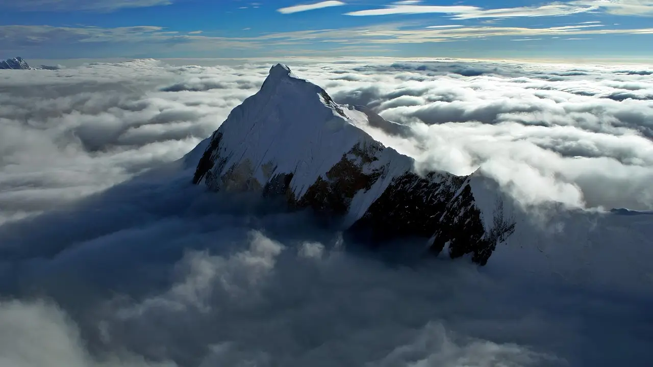 Как Безбожник переименовали в пик Рождества, а казахстанский священник попал в Книгу рекордов