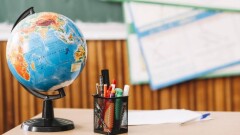 Работа с двойной зарплатой: учителя, желающие поехать в проблемные регионы, могут подать заявку до 26 июня