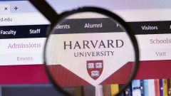 Преподаватели Гарварда подали в суд на администрацию Трампа. На кону 9 млрд долларов