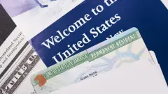 Суд обязал Госдеп США открыть регистрацию на лотерею грин-карт