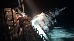 Военный корабль Таиланда опрокинулся во время шторма. 31 солдат пропал без вести
