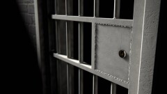 Почему надзиратели заблокировали входы в тюрьмы по всей Франции