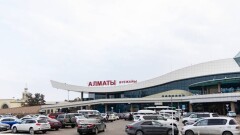 Транспортный коллапс в аэропорту Алматы: как быстрее выехать с парковки