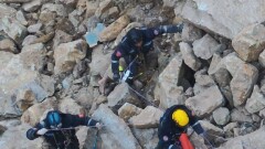 Автобус провалился в воронку в Павлодарской области: по факту гибели спасателей начали расследование