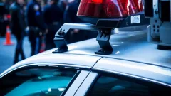 Угонщик мопедов в Алматы протащил полицейского по дороге: его задержали