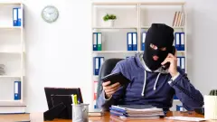 Похищенные у казахстанцев деньги отмывали через счета более 150 дропперов в Актобе