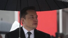 Илону Маску запретили тестировать мозговые импланты на людях