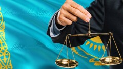 Суд Алматы отправил руководителя таможенной лаборатории в колонию за взятки