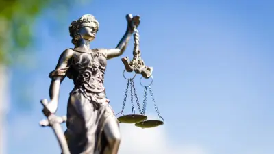 Мотоциклиста ударили ножом на АЗС в Мерке: суд вынес приговор