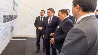 Премьер проверил, как строят комфортные школы в Алматинской области
