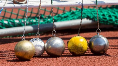 Молот угодил в судью во время соревнований на Азиатских играх