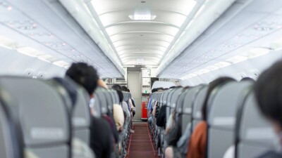 Павлодарский врач спас пассажирку, которой стало плохо в самолёте