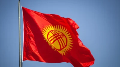 В парламенте Кыргызстана предложили изменить цвет флага и слова в гимне