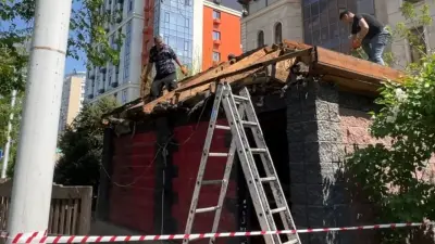 Ещё один самострой на Сейфуллина начали сносить в Алматы