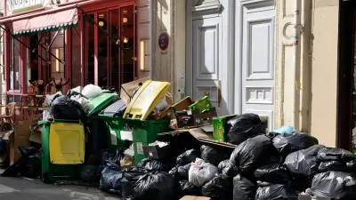 "Повсюду мусор и крысы". В Бирмингеме власти обратились за помощью к армии из-за забастовки мусорщиков