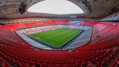 Полиция искала улики против российского миллиардера Усманова в офисе и на стадионе ФК "Бавария"