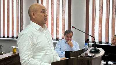 Суд по делу Гульмиры Сатыбалды: снимки с Назарбаевым и Байбеком представил адвокат потерпевших