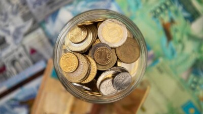 "Компенсация от 100 тысяч тенге каждому казахстанцу". В соцсетях распространяют очередной фейк