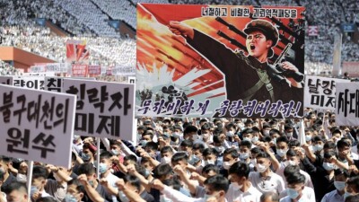 "США находятся на расстоянии нашего выстрела". Более ста тысяч северокорейцев призвали к ядерной атаке