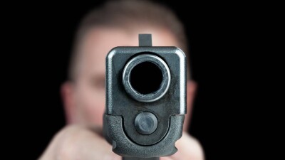 69-летний мужчина застрелил двоих и ранил четверых человек в центре Парижа