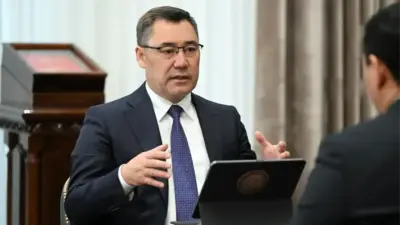 "На нас давят, потому что мы быстро развиваемся". Президент Кыргызстана обратился к Трампу и Стармеру