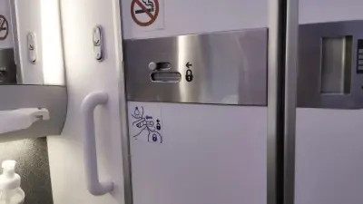 Все туалеты вышли из строя: самолёт Air Astana вернулся в аэропорт вылета