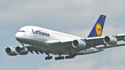Lufthansa отменила сотни рейсов в связи с забастовкой пилотов