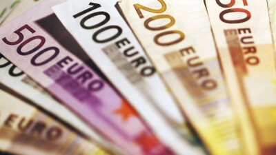 У чиновников ЕС нашли 1,5 млн евро во время обысков, следствие считает это взяткой от властей Катара
