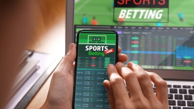 Сотрудник прокуратуры Кыргызстана проиграл 740 тысяч долларов вещдока на ставках