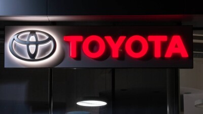 Toyota предупредила 50 тысяч водителей о необходимости прекратить движение и немедленно обратиться в ремонт