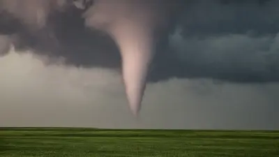 Торнадо и град размером с грейпфрут обрушились на США: десятки погибших, тысячи домов разрушены