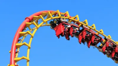 Аттракцион в Саудовской Аравии разломился пополам во время катания: 23 человека получили травмы