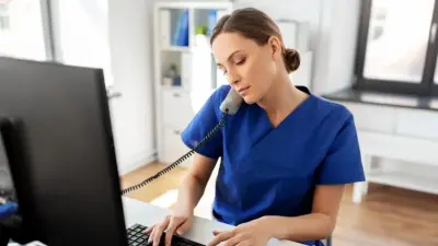 "Вам нужно пройти скрининг". Почему здоровым казахстанцам из поликлиники звонят чаще, чем больным