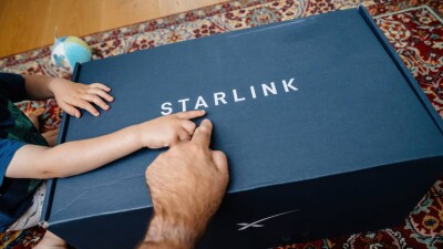 Мусин проверил качество интернета в сельской школе, подключённой к Starlink