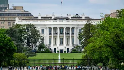 Суд приостановил строительство бального зала в Белом доме