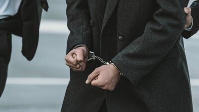 Из России в Казахстан: подозреваемого в мошенничестве экстрадировали за аферу на 470 млн тенге