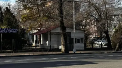 Ещё одну незаконную постройку снесли в Алматы